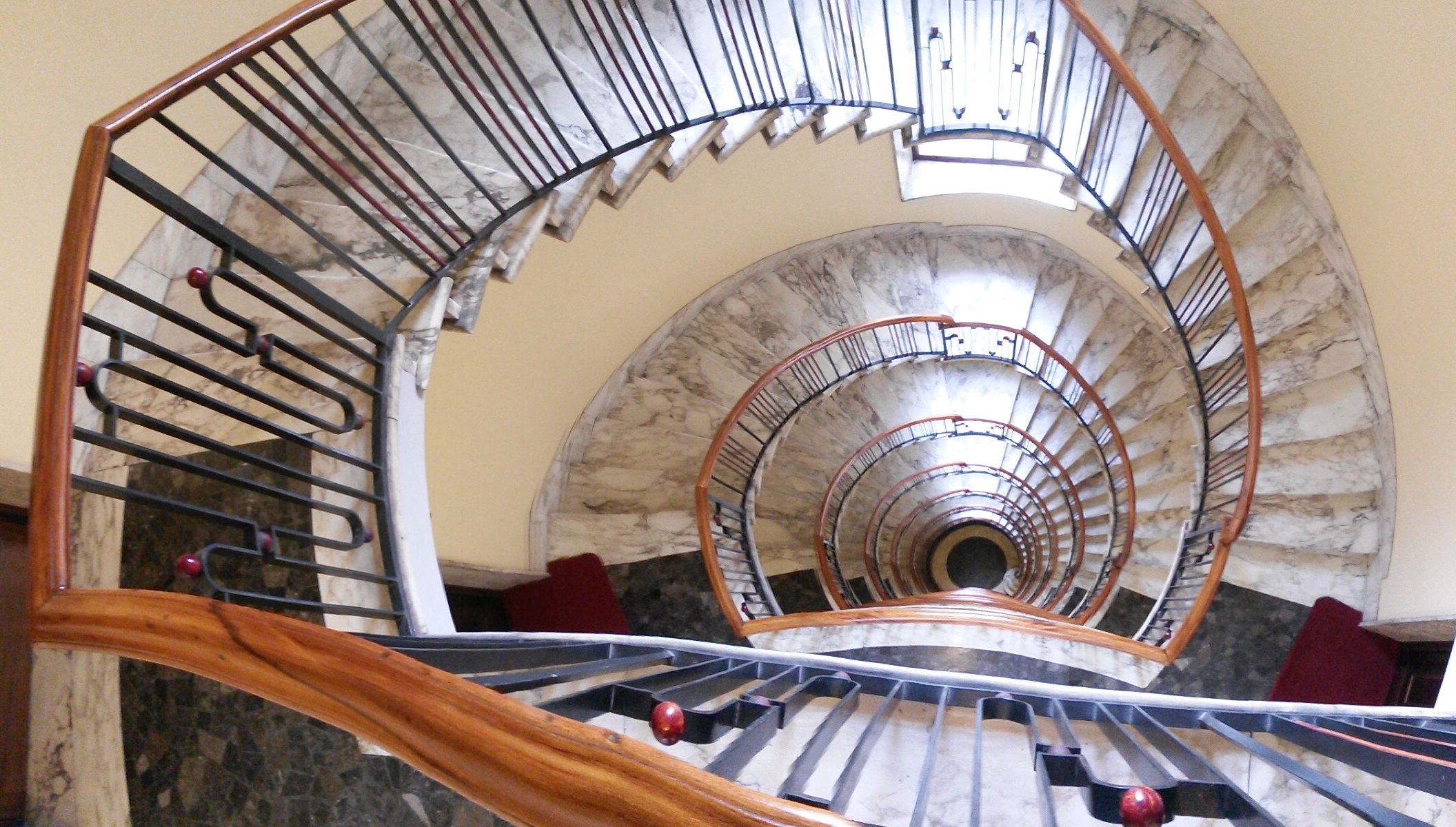 The stairs to HomeRentMilano Apartments
